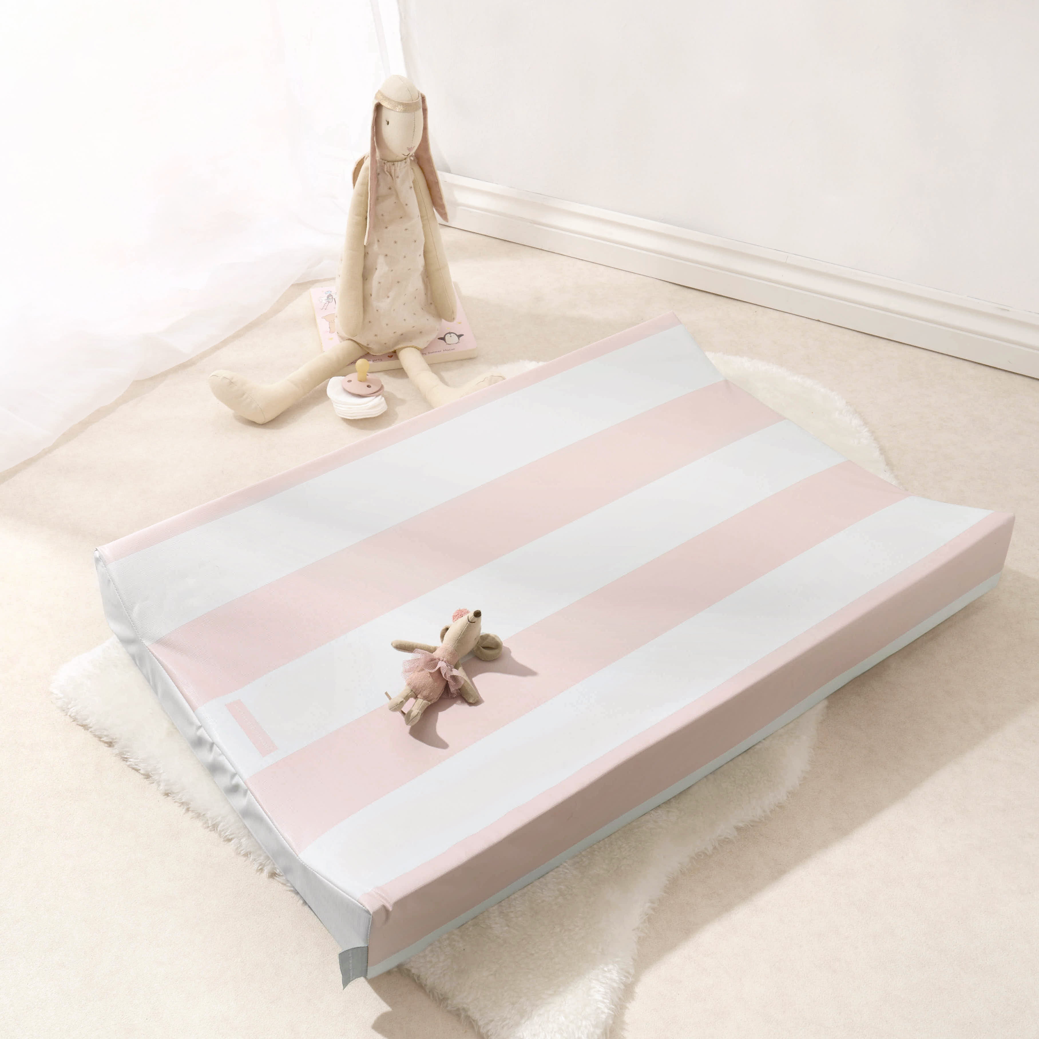 Anti-Roll Changing Mat - Hamptons (Soft Pink) - The Tiny Bed Company™