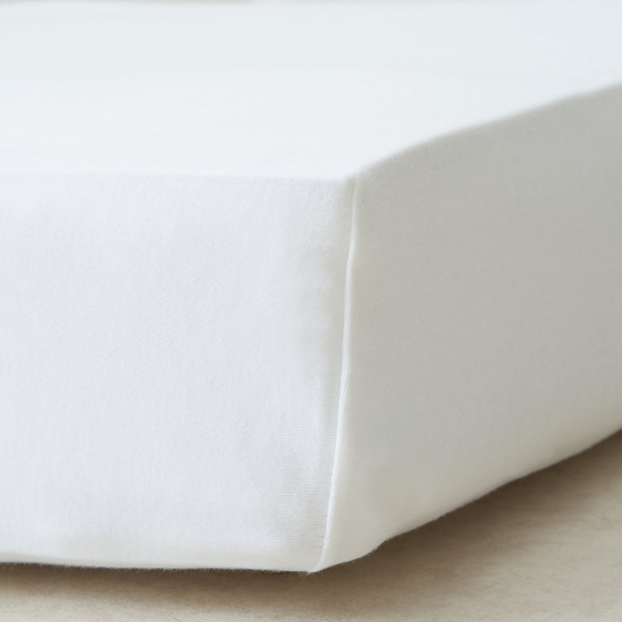 Premium Organic 100% Cotton Fitted Sheet to fit Joie Commuter Logan – 100 x 69cm - The Tiny Bed Company™