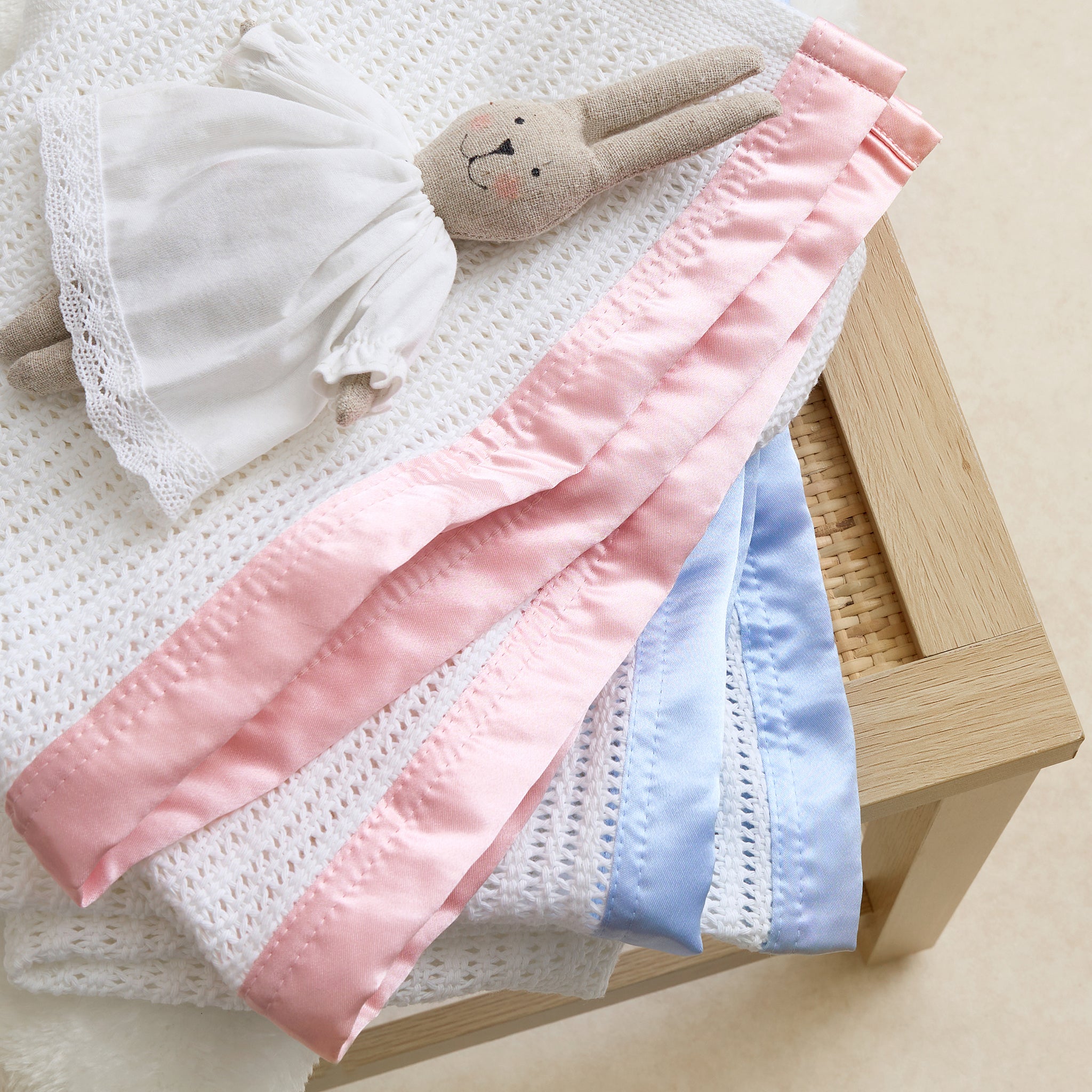 Luxury Organic Baby Blanket with Satin Edging – White & Pink - The Tiny Bed Company™