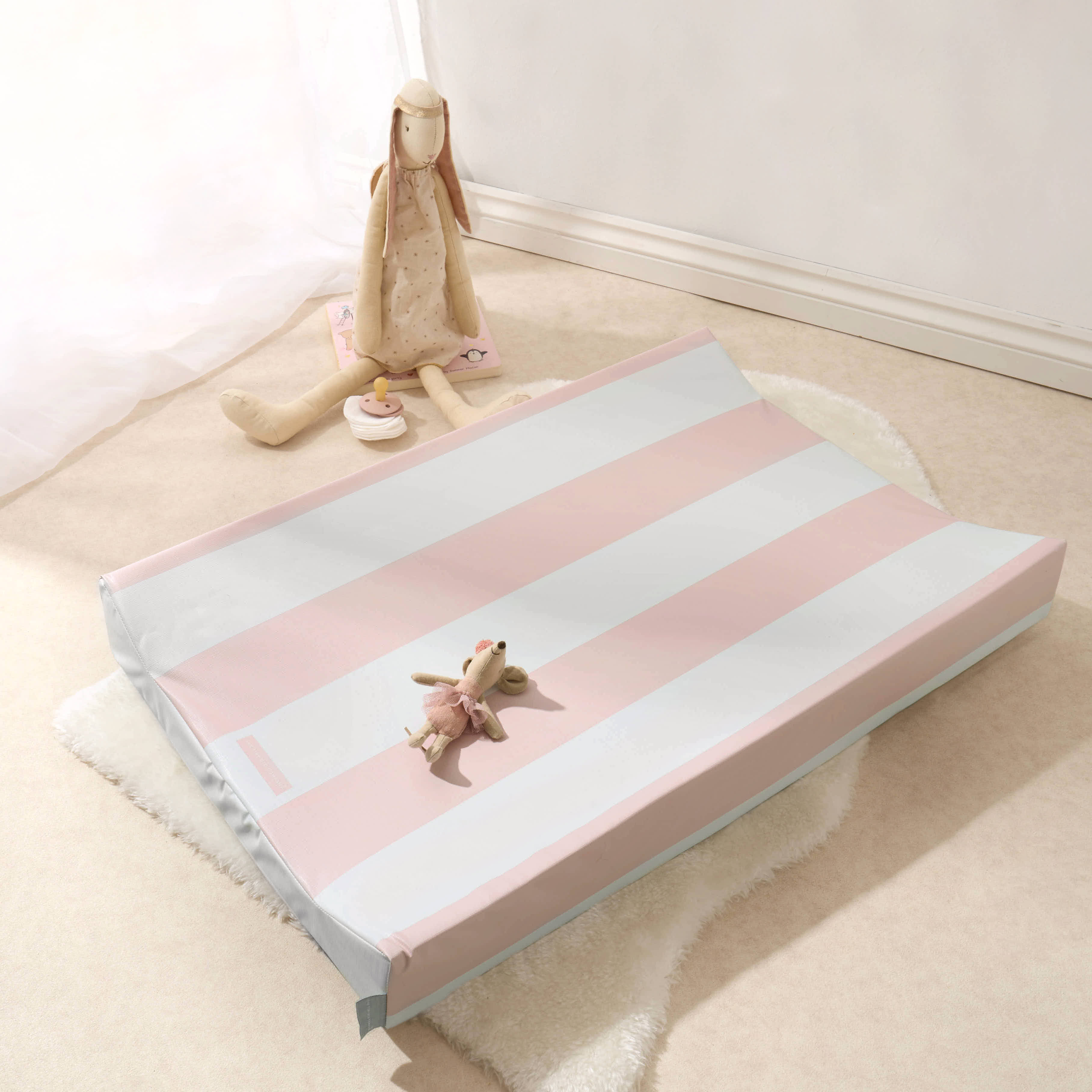 Anti-Roll Changing Mat - Hamptons (Soft Pink) - The Tiny Bed Company™