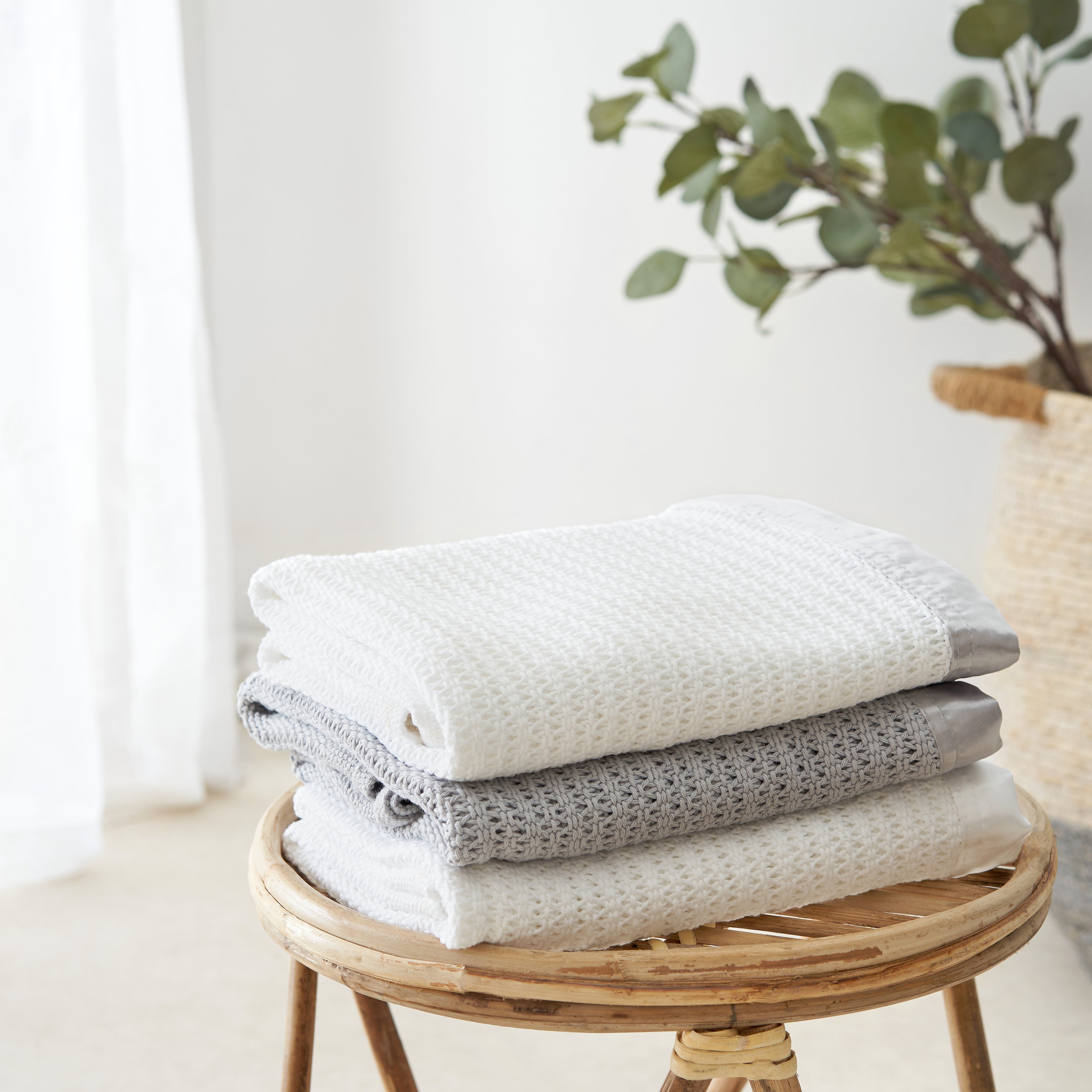 Luxury 100% Organic Satin Edged Blanket - Large (White & Grey) - The Tiny Bed Company™